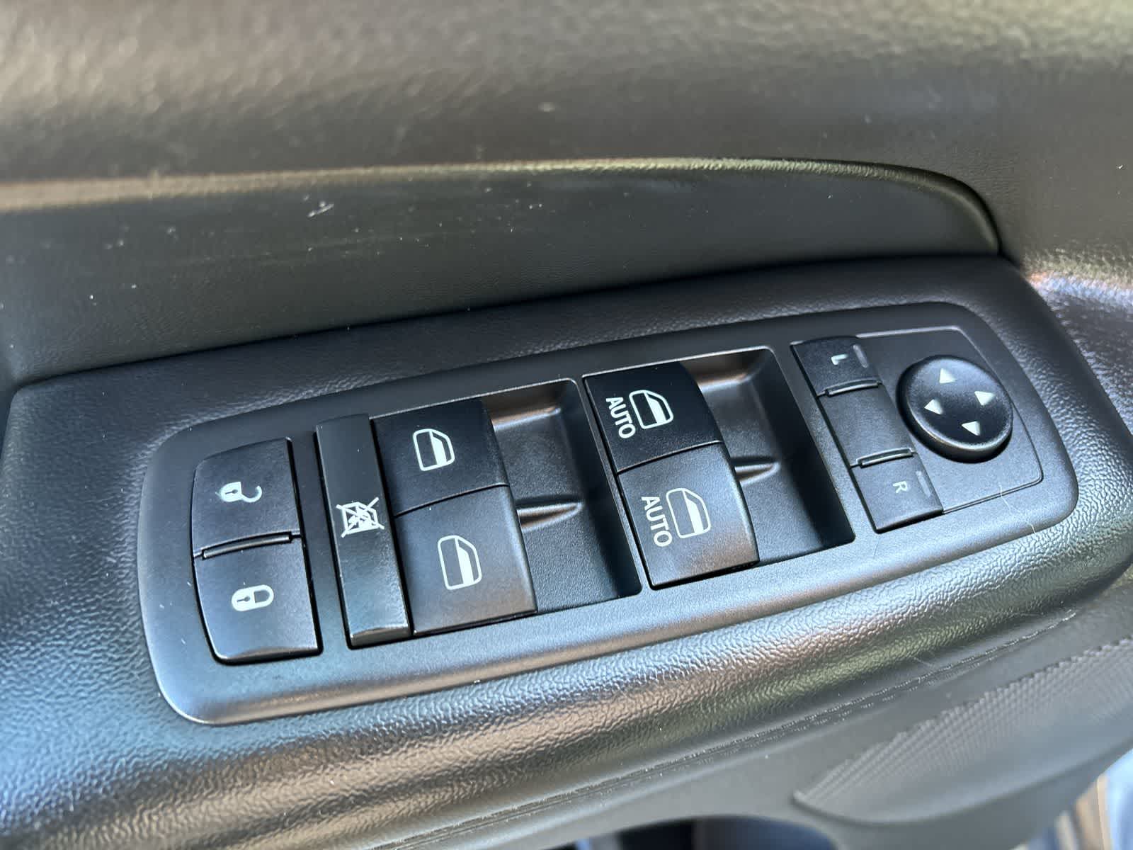 Thumbnail: 2018 Jeep Grand Cherokee - 9