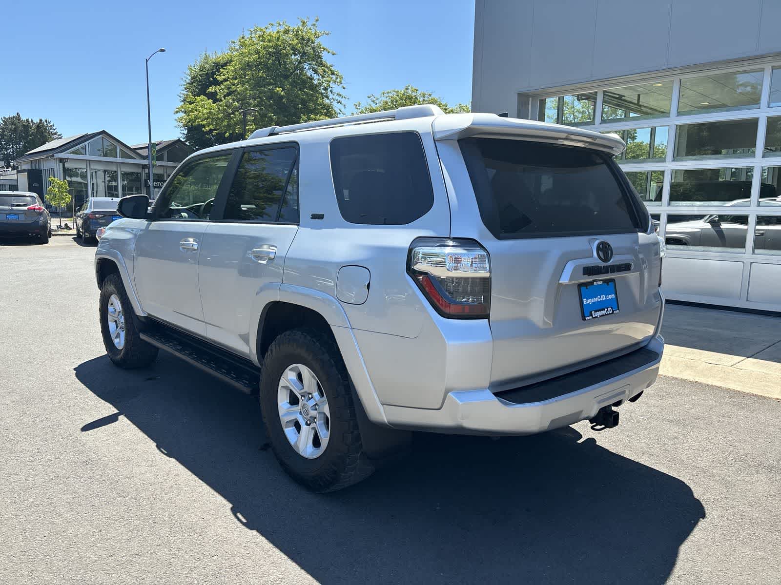 Thumbnail: 2017 Toyota 4Runner - 3