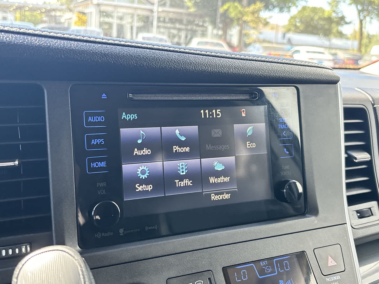 Thumbnail: 2017 Toyota Sienna - 18