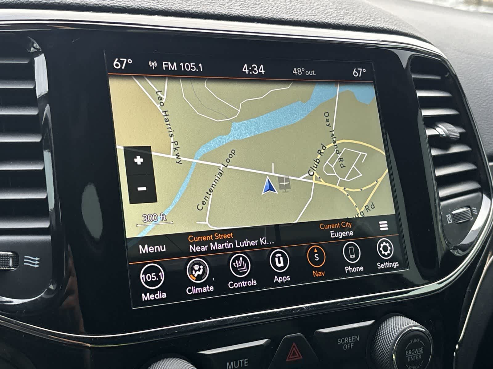 Thumbnail: 2020 Jeep Grand Cherokee - 17