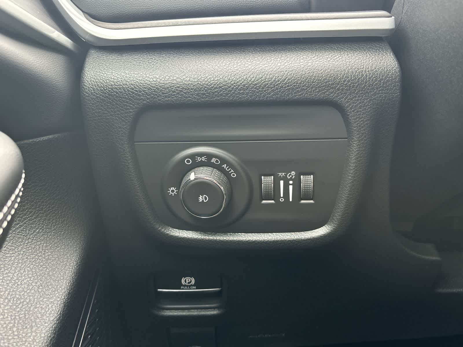 Thumbnail: 2025 Jeep Grand Cherokee L - 18