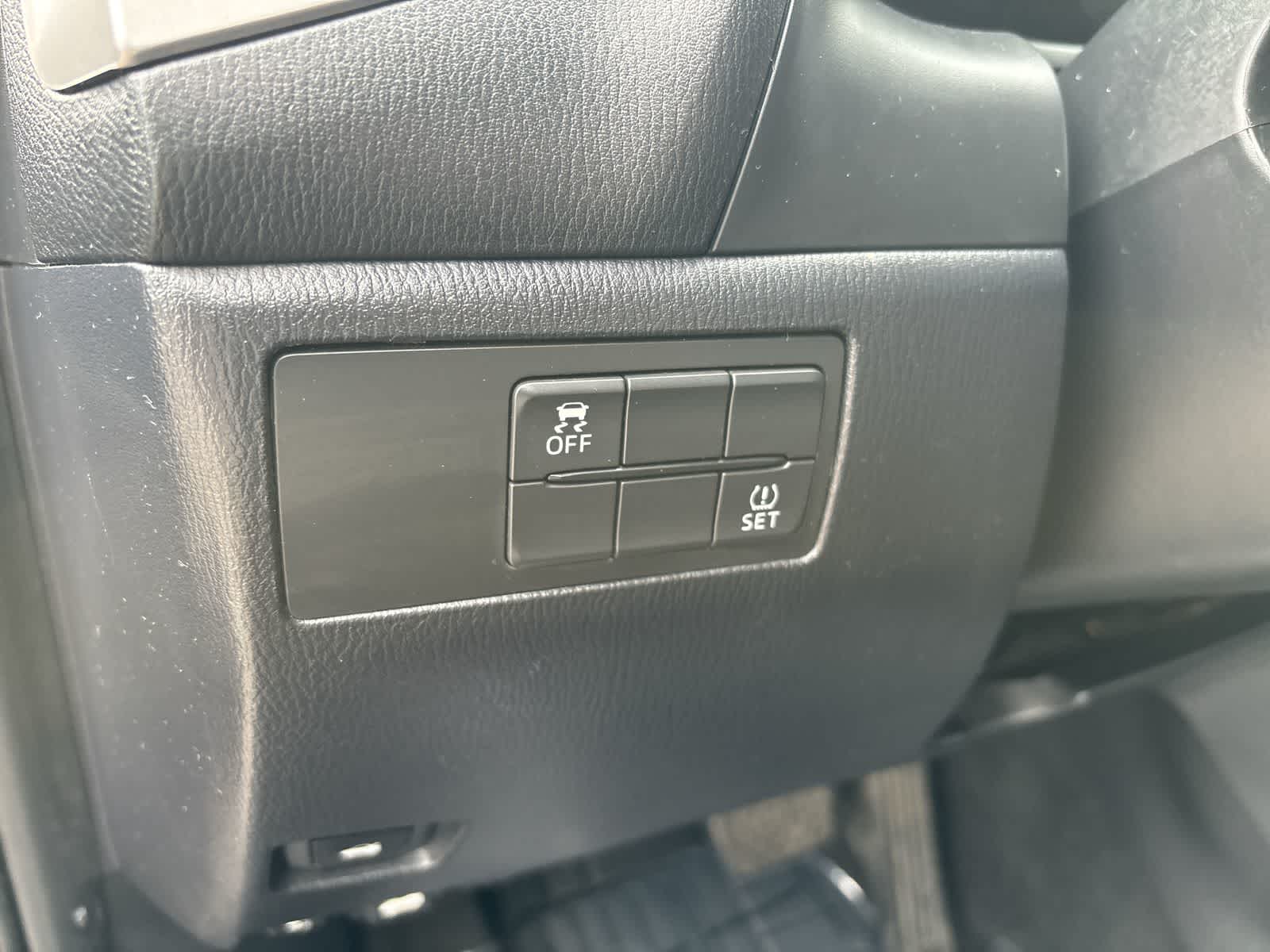 Thumbnail: 2018 Mazda Mazda3 - 11