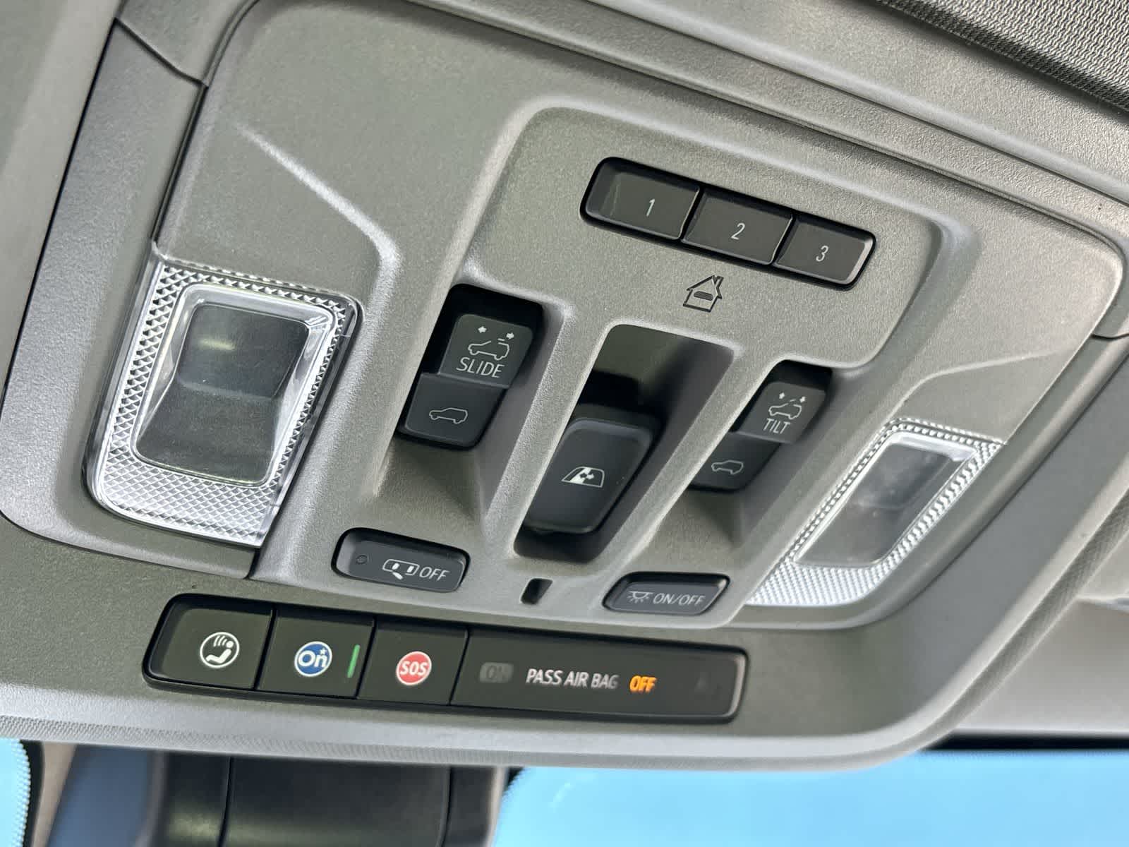 Thumbnail: 2020 GMC Sierra 3500 - 24