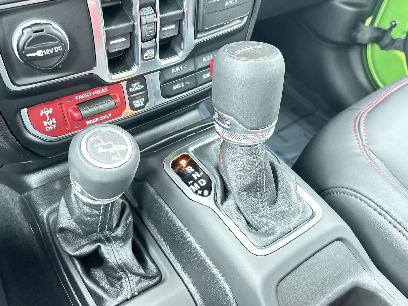 Thumbnail: 2025 Jeep Gladiator - 26