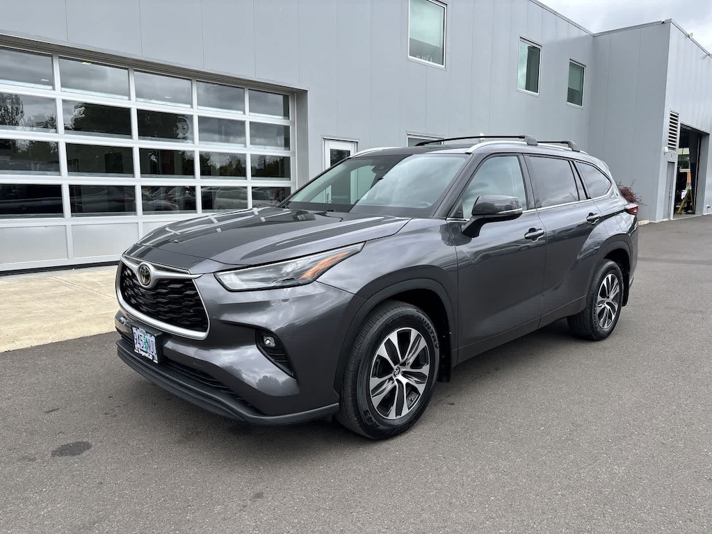 Used 2022 Toyota Highlander XLE SUV