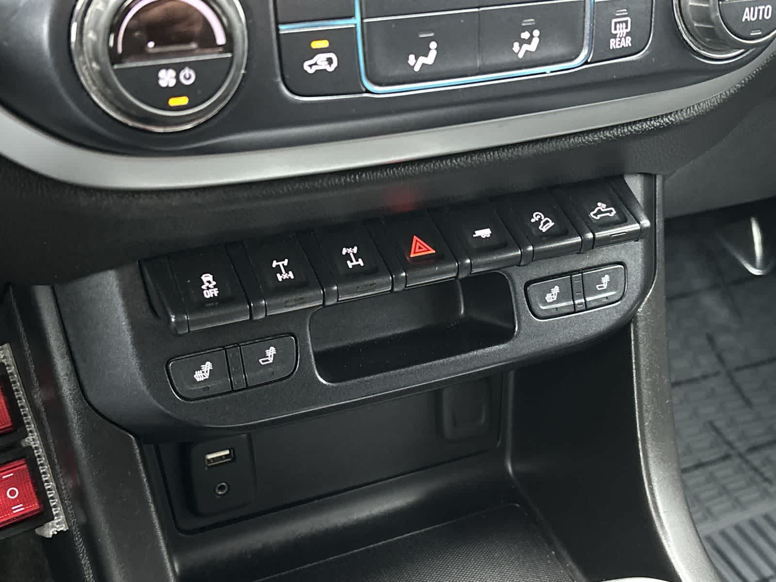 Thumbnail: 2017 Chevrolet Colorado - 25