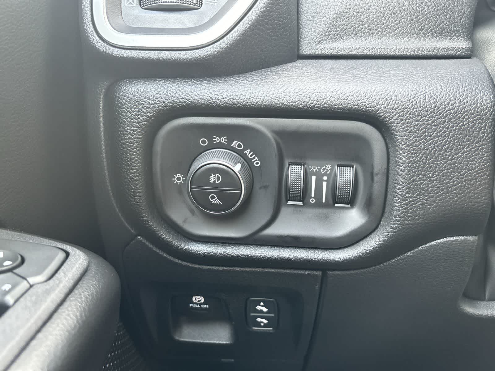 Thumbnail: 2026 RAM 1500 - 17