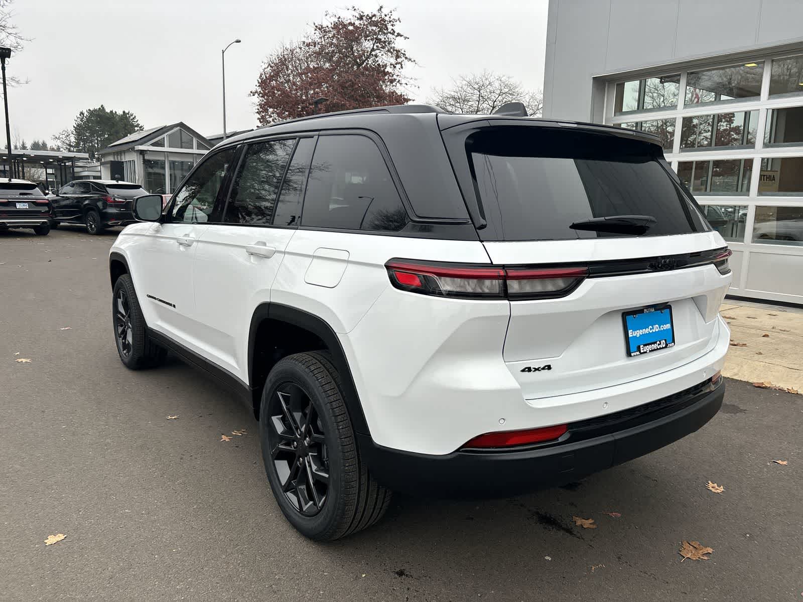 Thumbnail: 2025 Jeep Grand Cherokee - 3