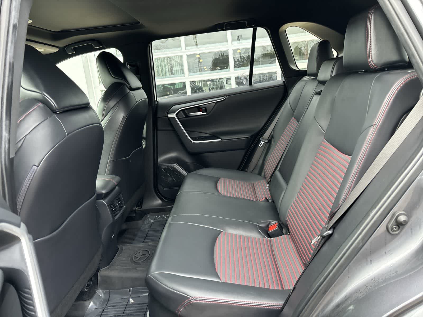 Thumbnail: 2022 Toyota RAV4 - 8