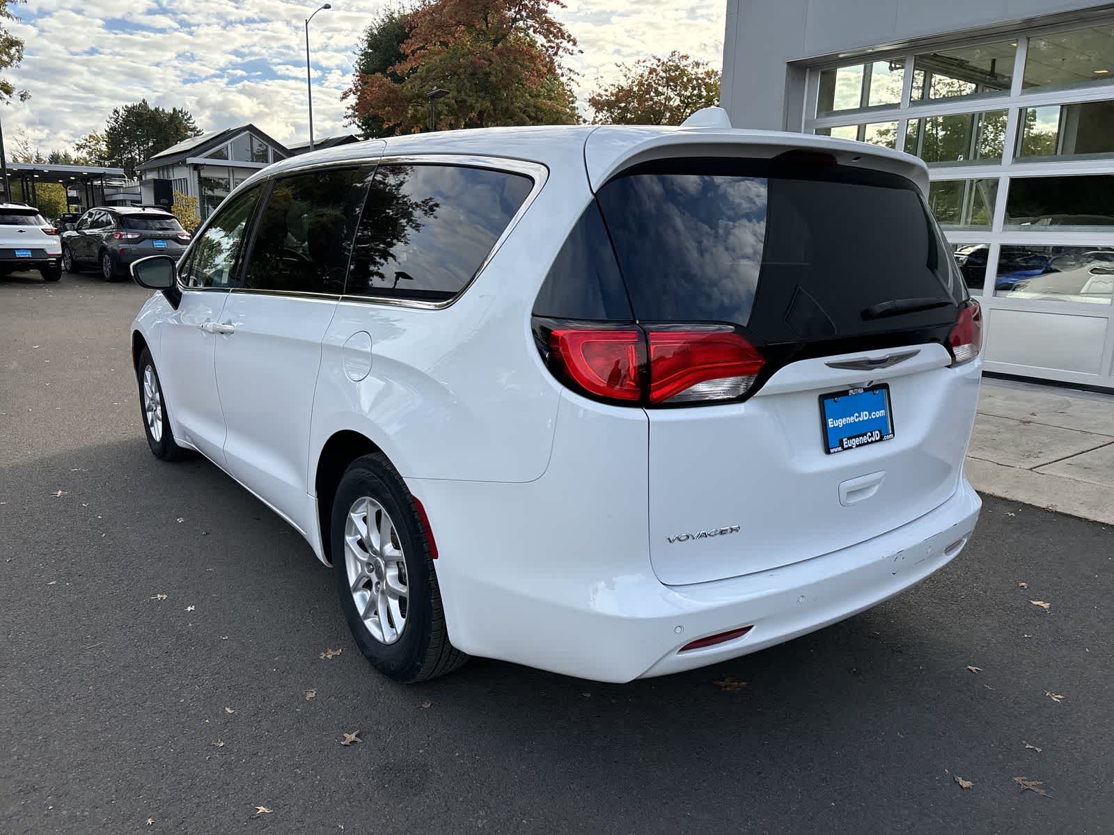 Thumbnail: 2020 Chrysler Voyager - 3