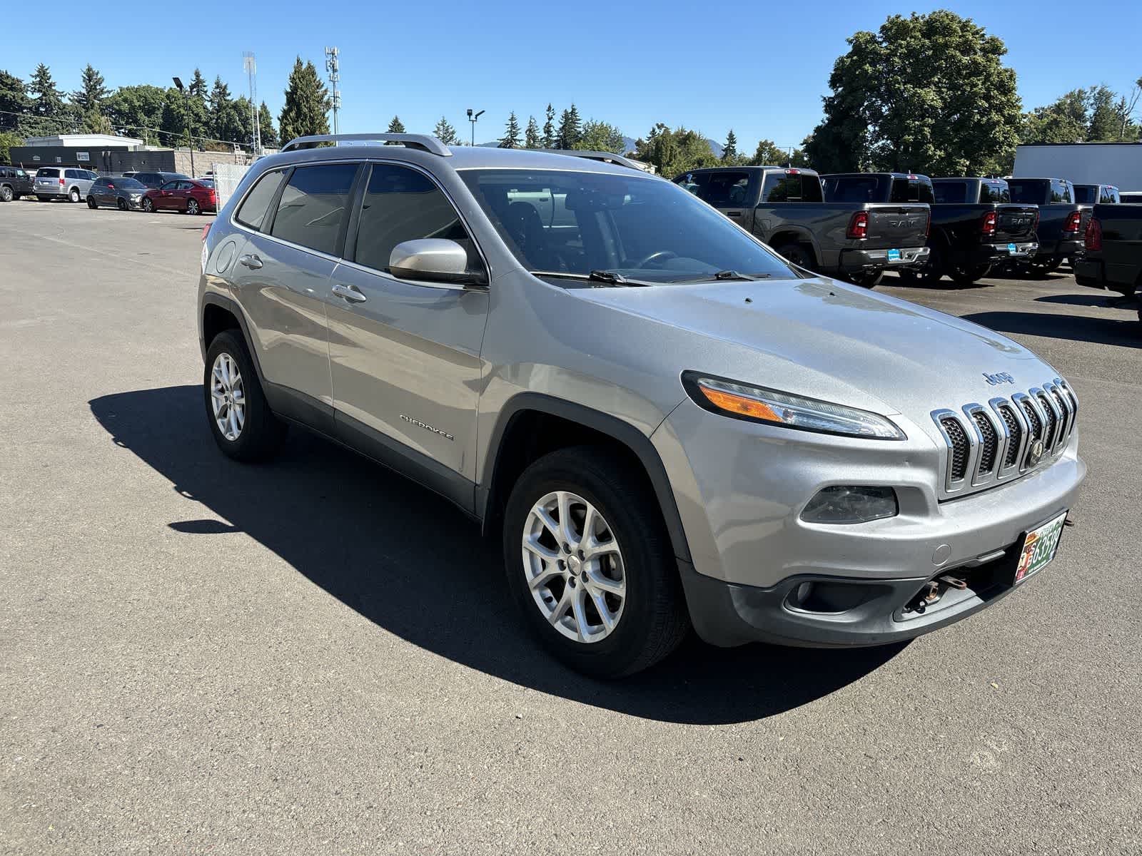 Thumbnail: 2015 Jeep Cherokee - 6