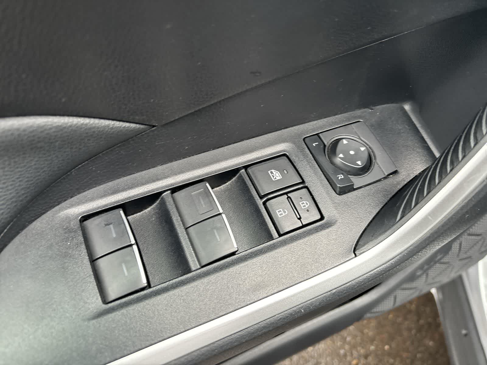 Thumbnail: 2022 Toyota RAV4 - 8