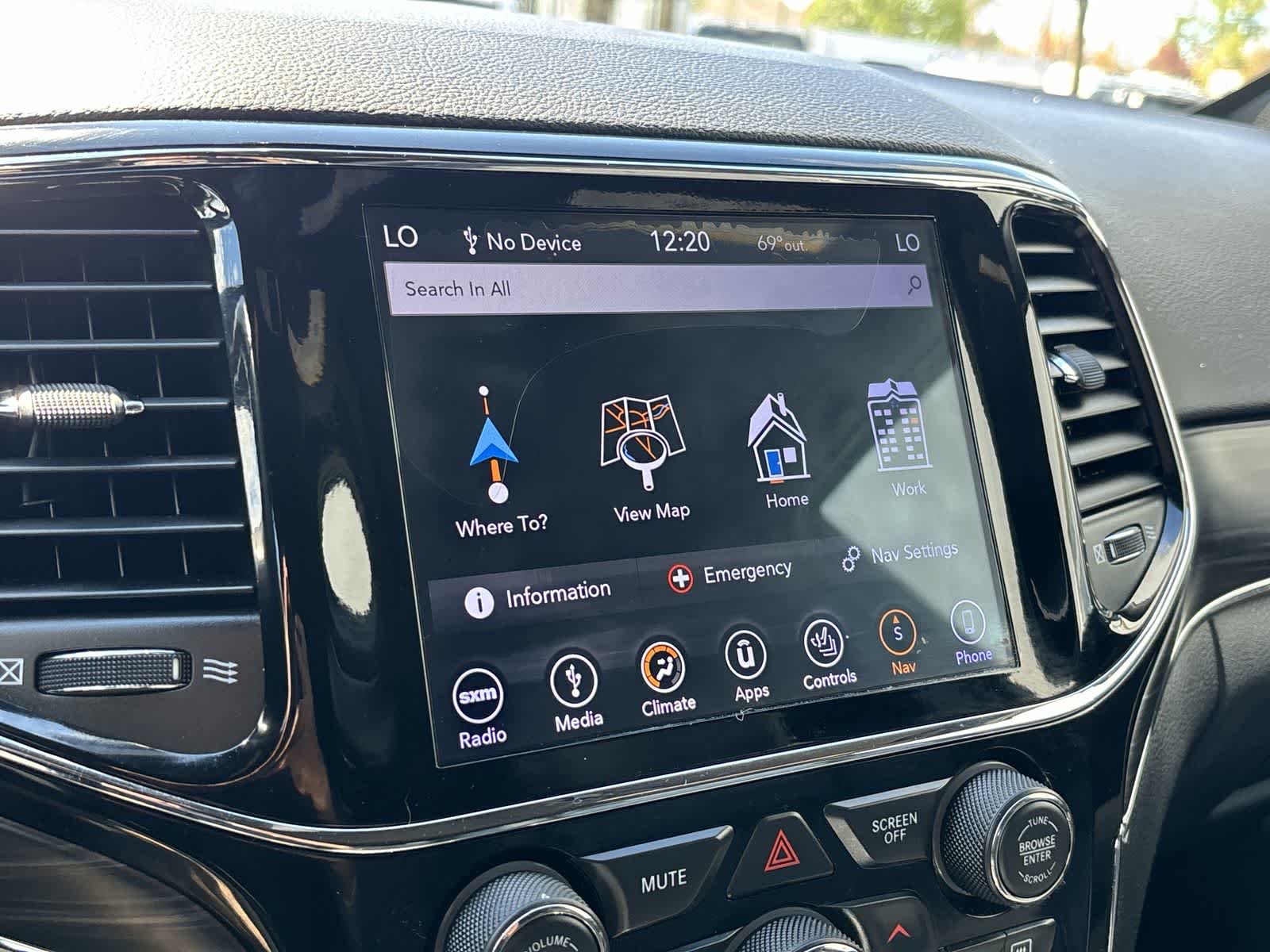 Thumbnail: 2019 Jeep Grand Cherokee - 22