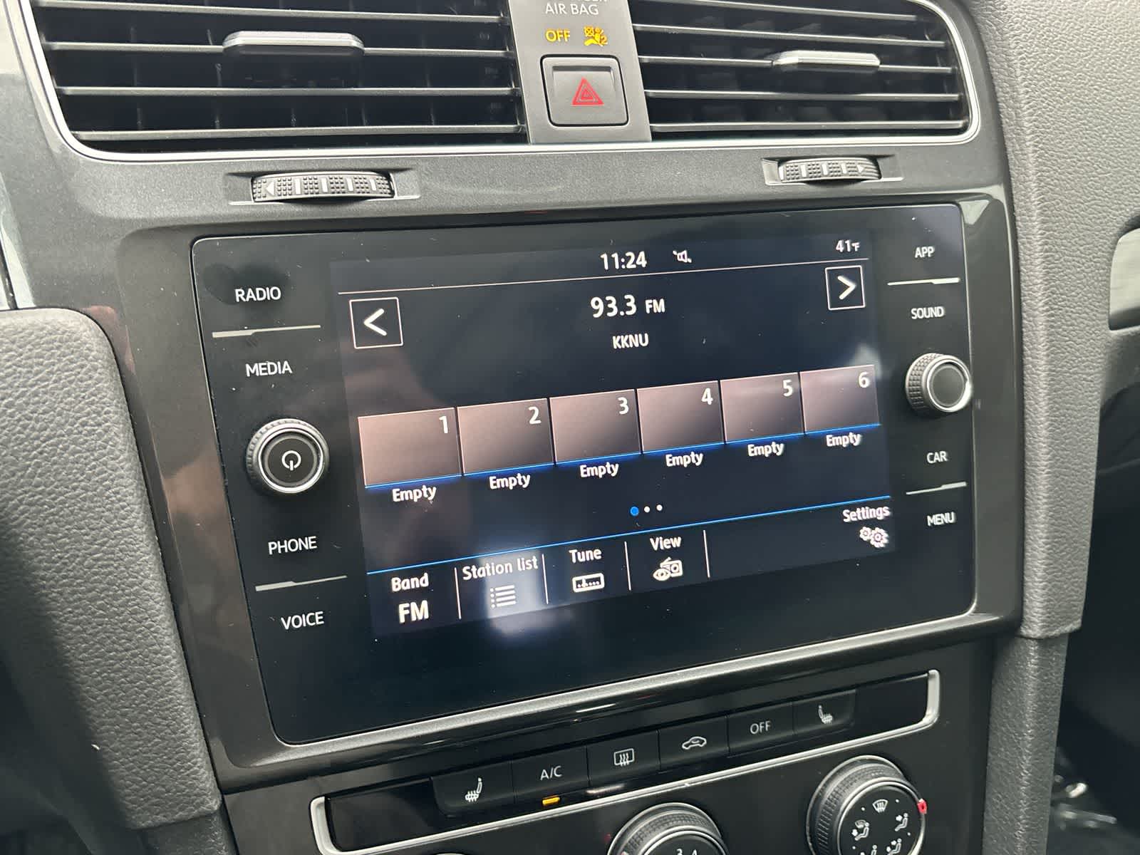 Thumbnail: 2019 Volkswagen Golf - 17