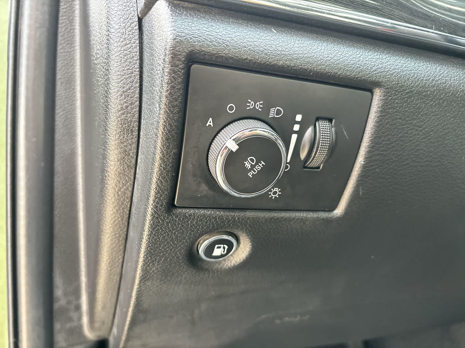 Thumbnail: 2020 Jeep Grand Cherokee - 10