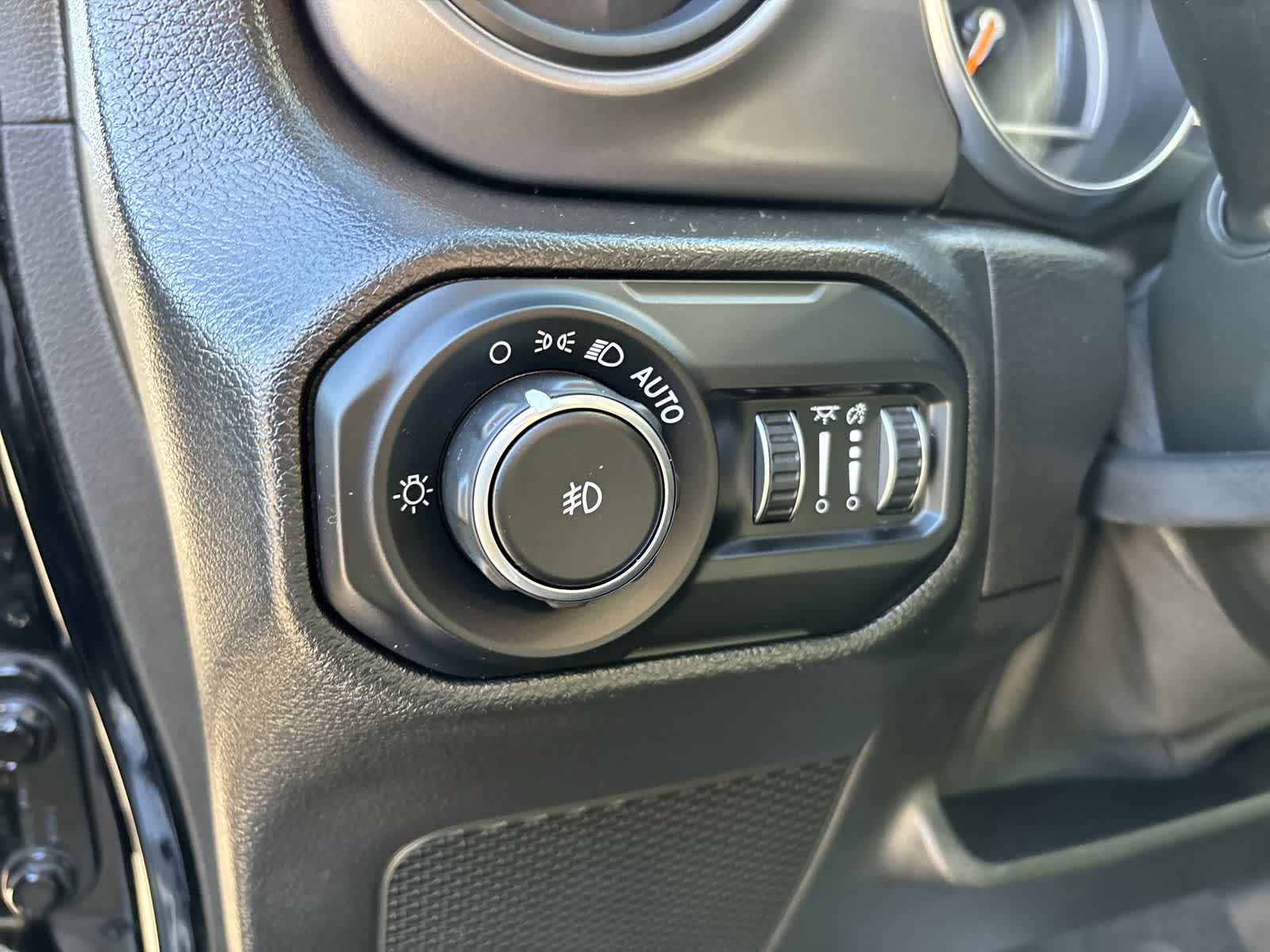 Thumbnail: 2021 Jeep Wrangler - 10