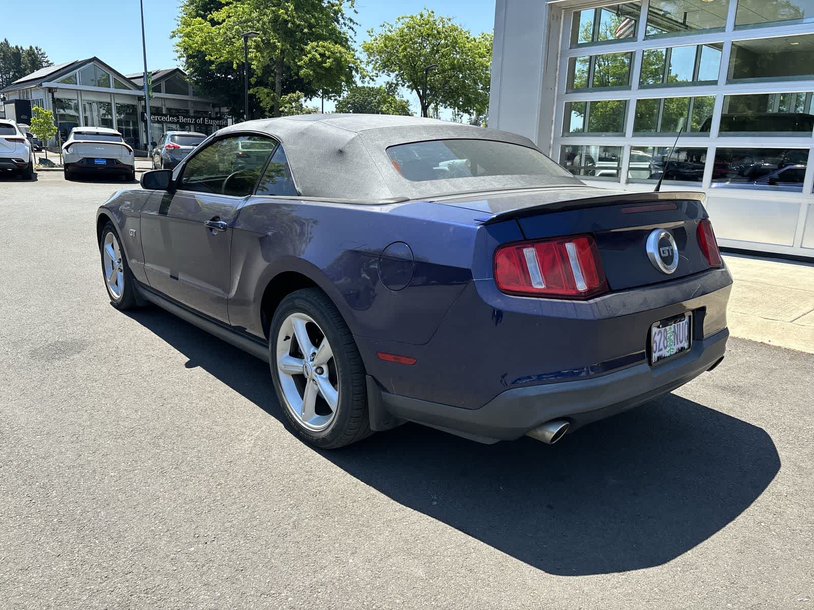 2010 Ford Mustang  3