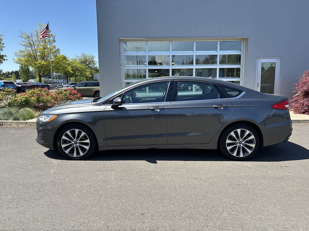 Used 2019 Ford Fusion SE Sedan
