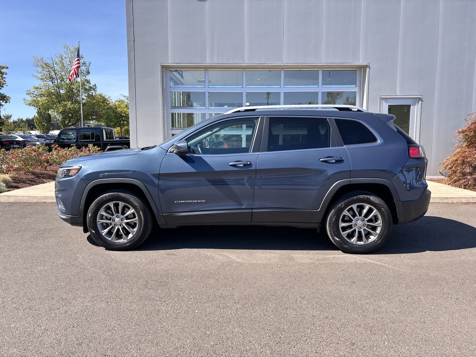 Used 2019 Jeep Cherokee Latitude Plus with VIN 1C4PJMLXXKD386305 for sale in Eugene, OR