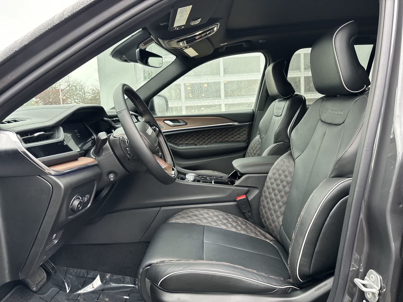 Thumbnail: 2025 Jeep Grand Cherokee - 7