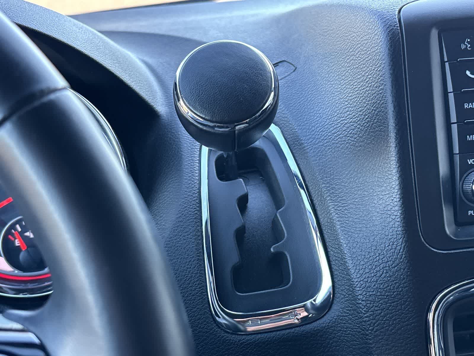 Thumbnail: 2019 Dodge Grand Caravan - 25