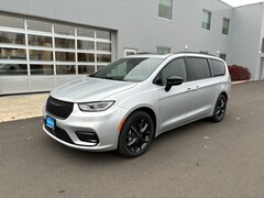 2026 Chrysler Pacifica Select Passenger Van Eugene, OR