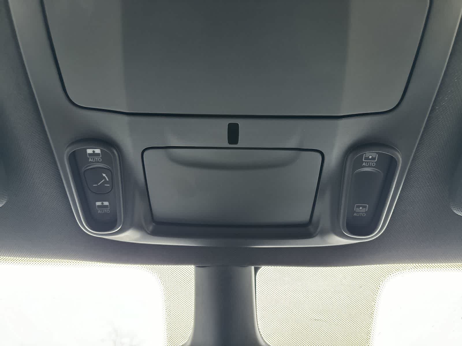 Thumbnail: 2026 Chrysler Pacifica - 25