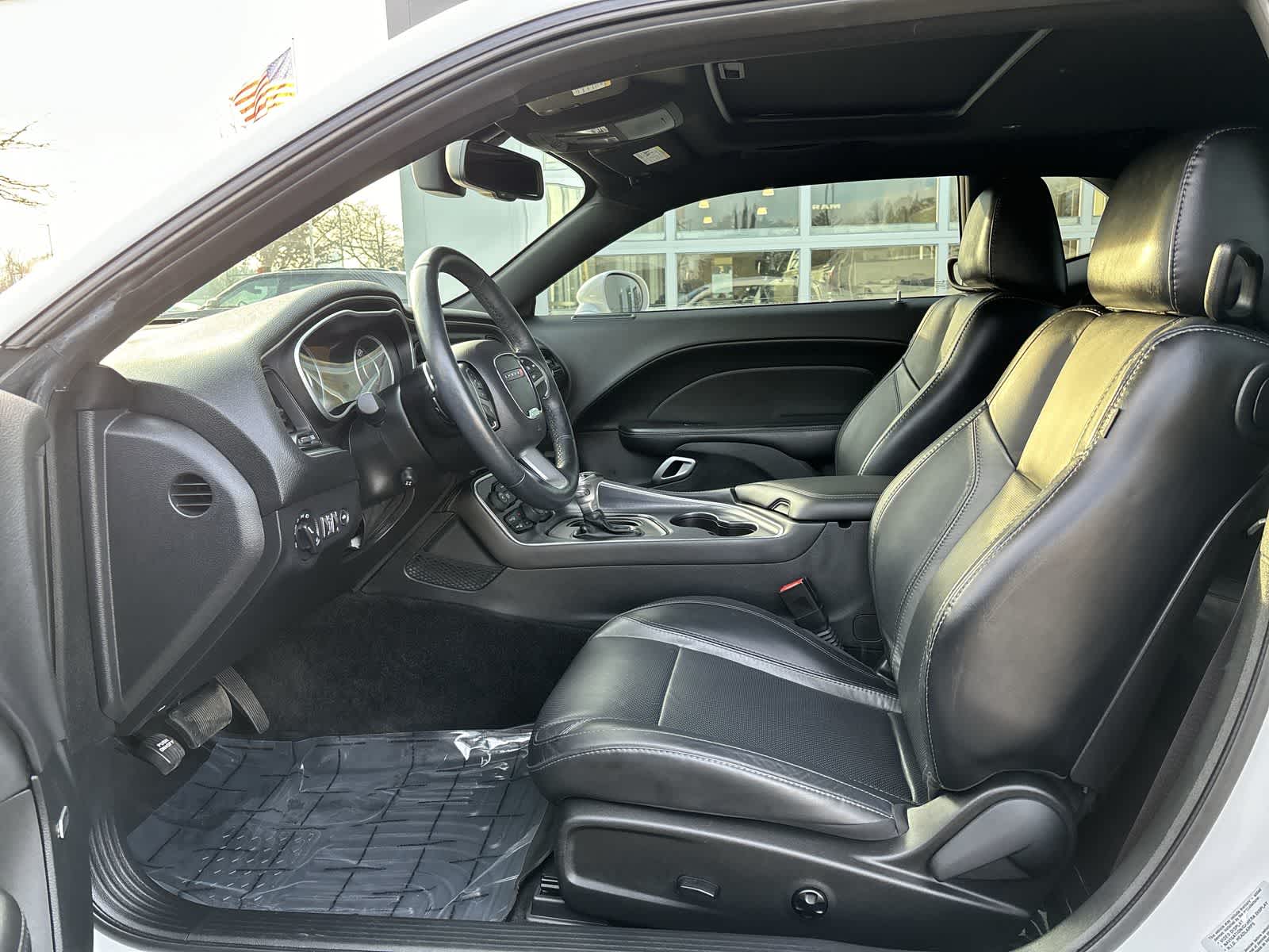 Thumbnail: 2015 Dodge Challenger - 6