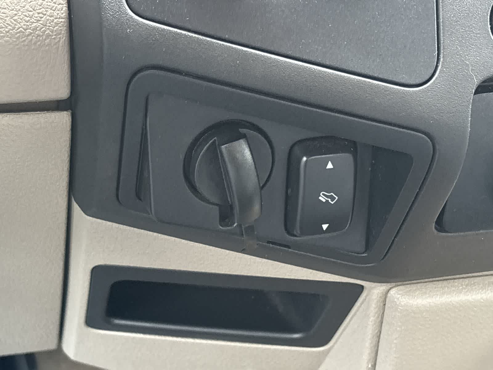 Thumbnail: 2009 Ford F-350 - 27