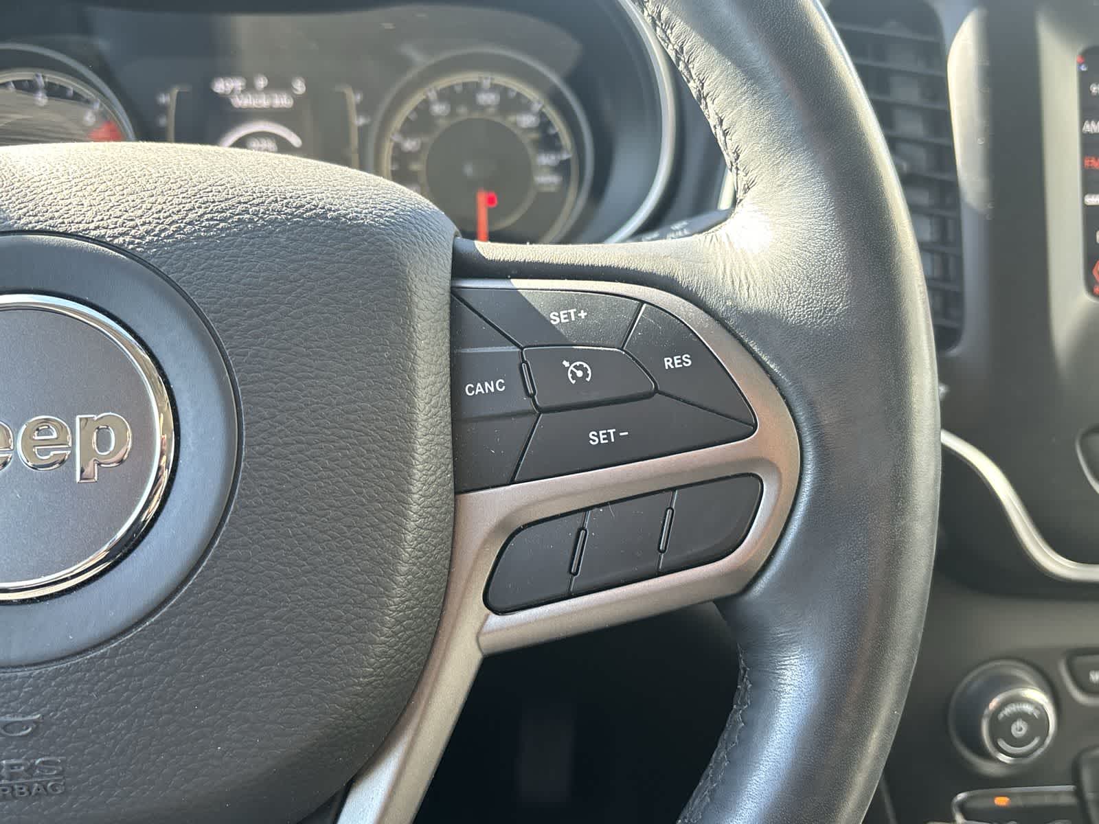 Thumbnail: 2021 Jeep Cherokee - 11