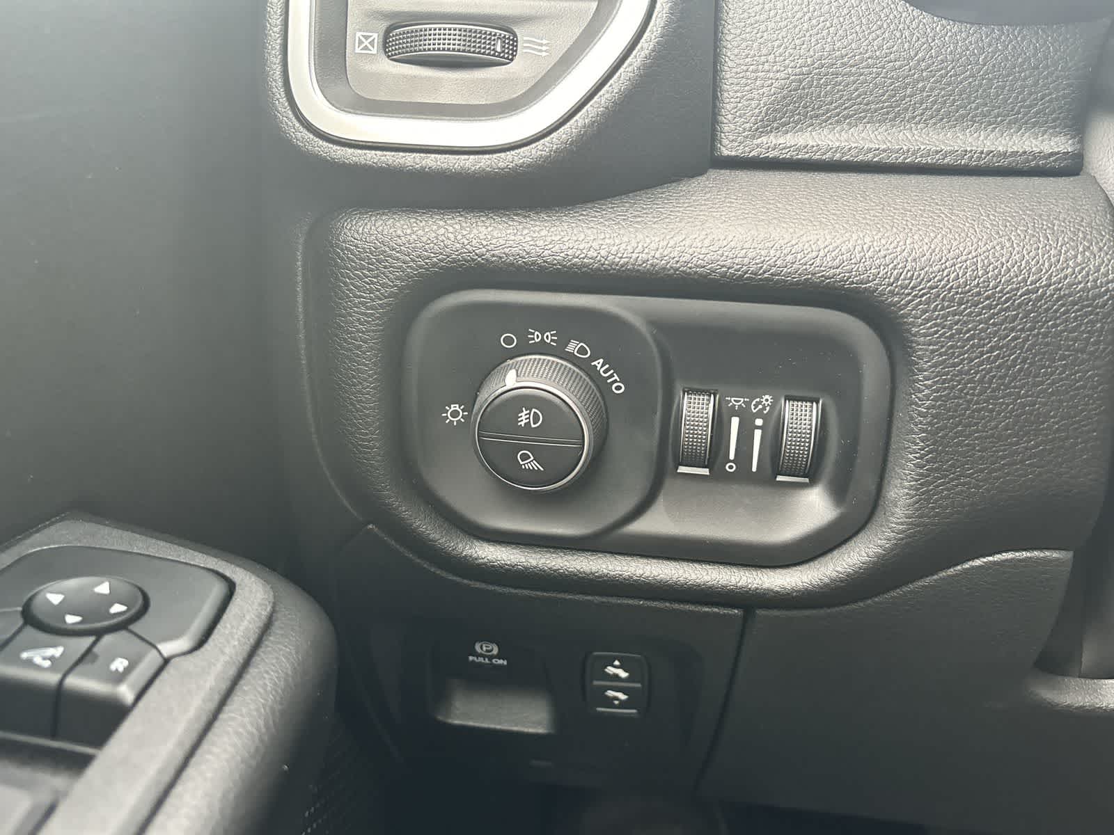 Thumbnail: 2026 RAM 1500 - 17