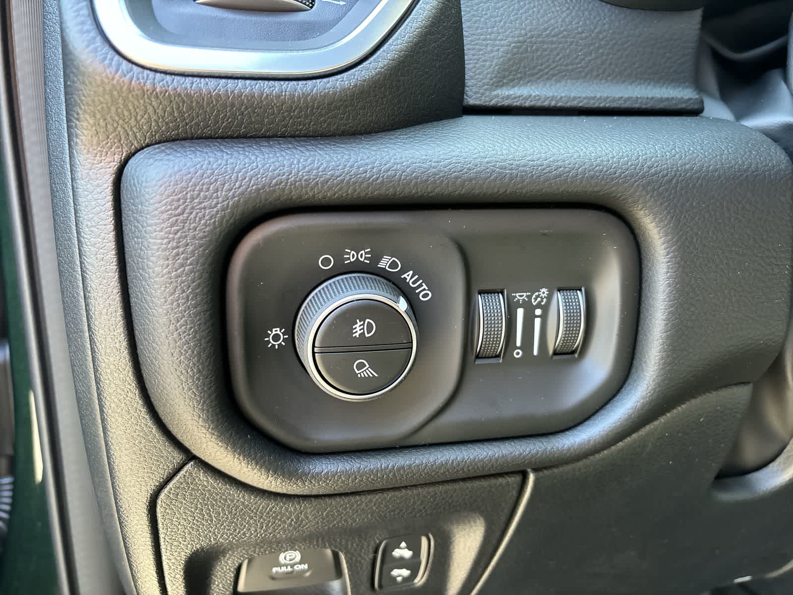 Thumbnail: 2026 RAM 1500 - 10