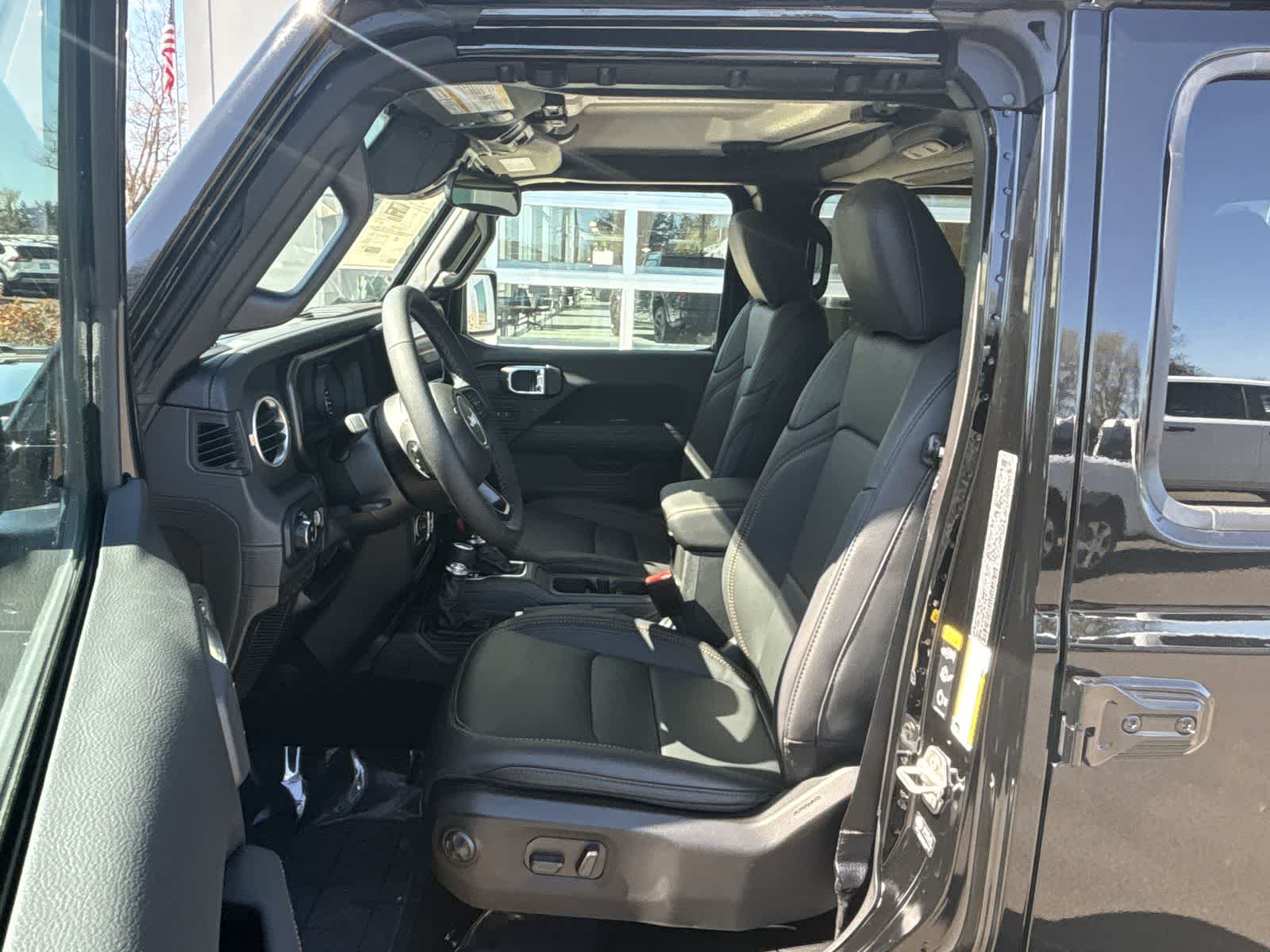 Thumbnail: 2026 Jeep Gladiator - 12