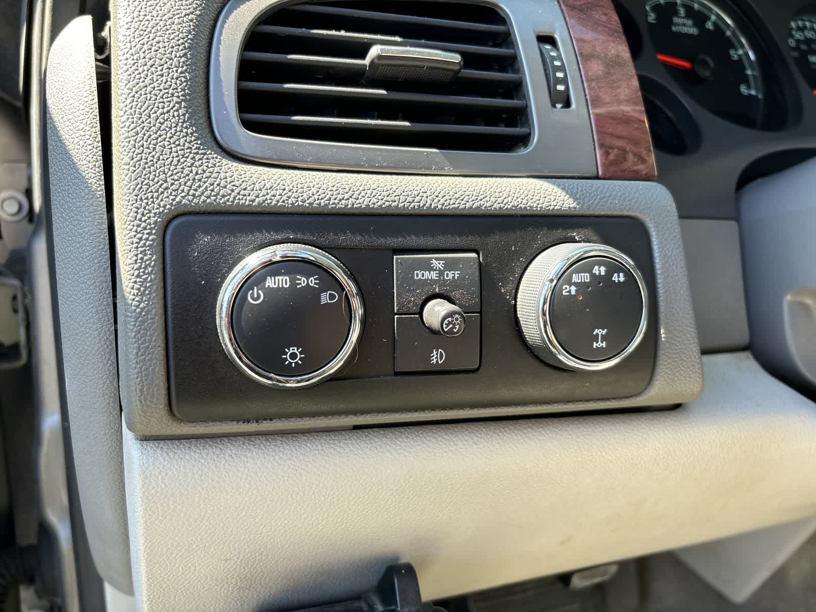 Thumbnail: 2008 Chevrolet Avalanche 1500 - 10