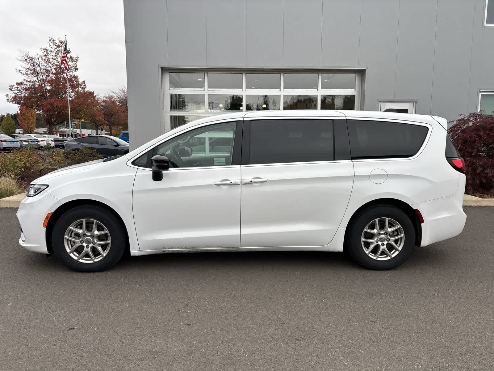 Used 2024 Chrysler Pacifica Touring L Van Passenger Van