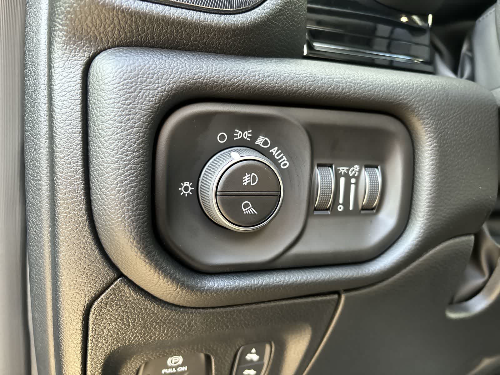 Thumbnail: 2026 RAM 1500 - 11