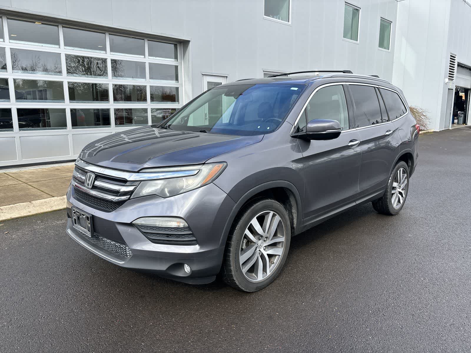 Thumbnail: 2017 Honda Pilot - 1