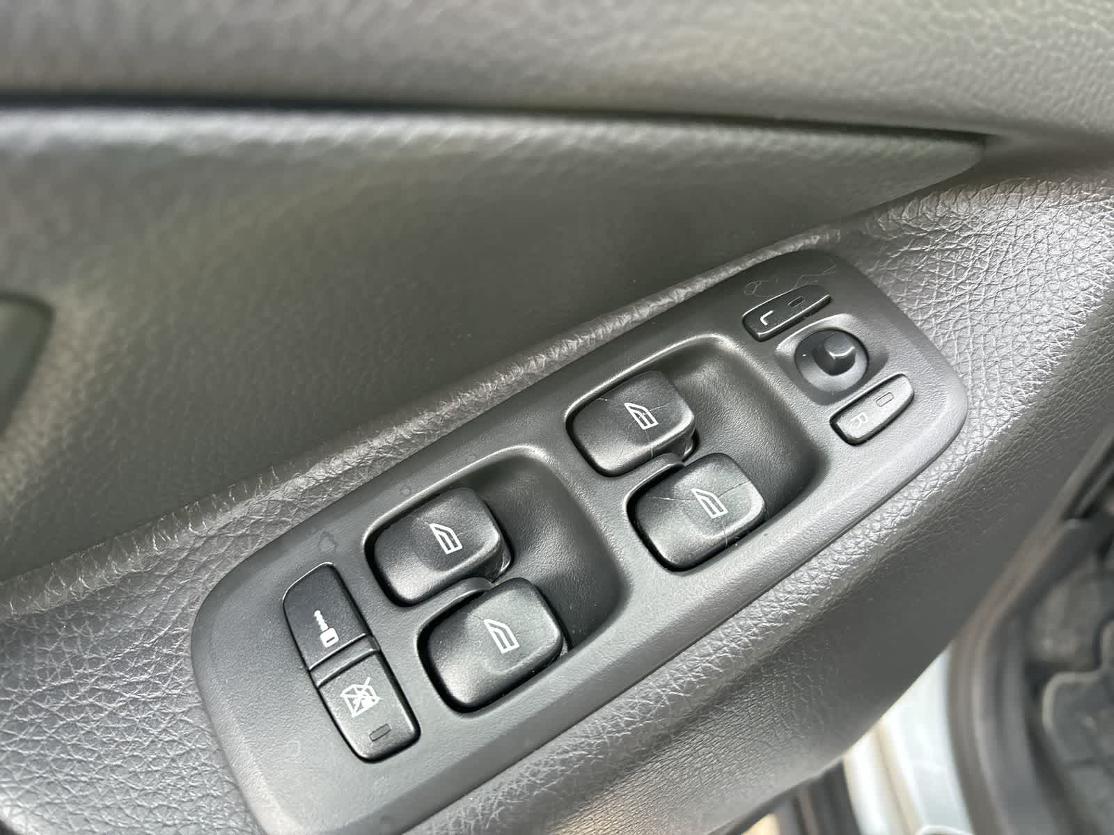 Thumbnail: 2008 Volvo XC90 - 10