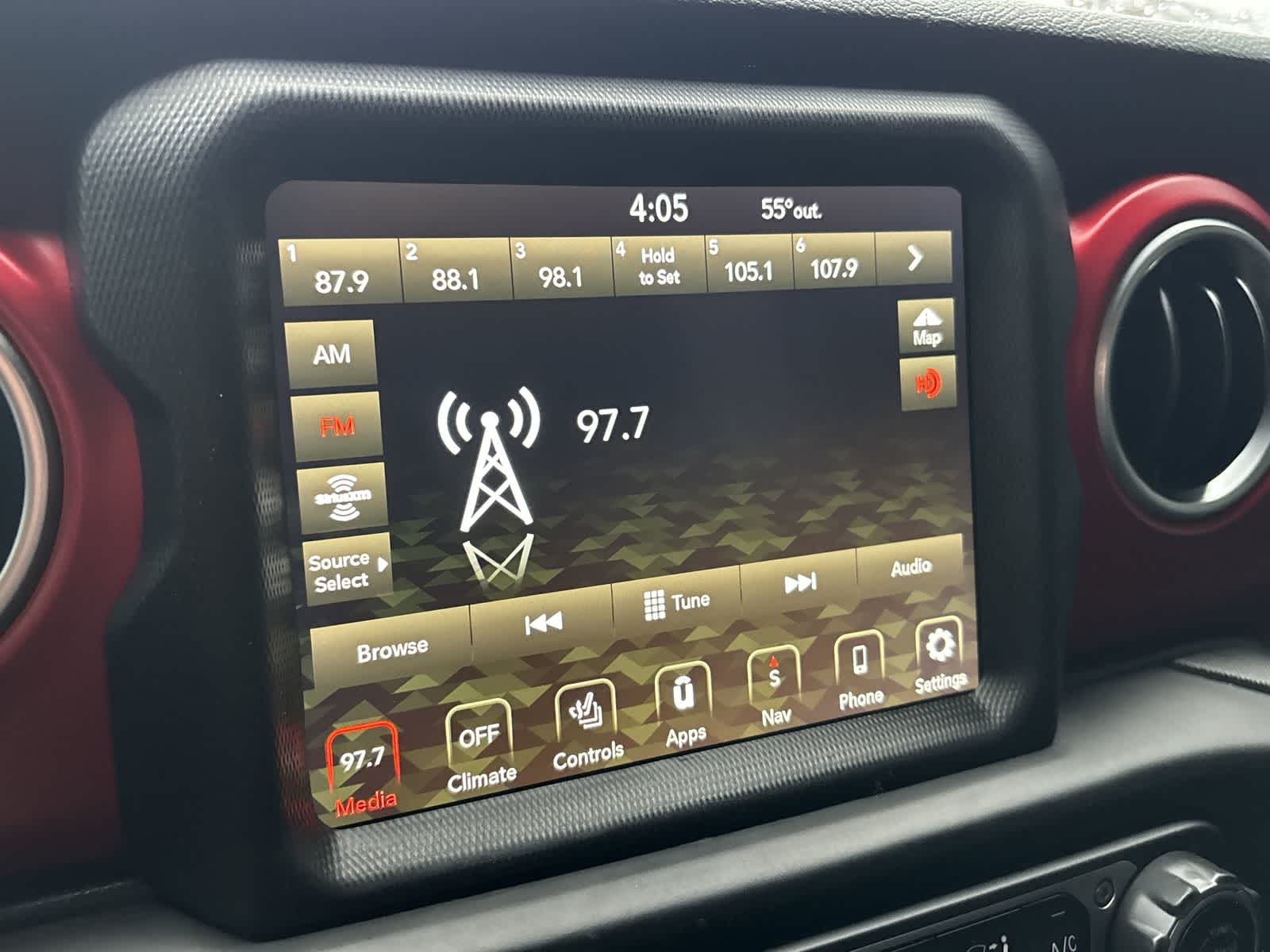 Thumbnail: 2021 Jeep Gladiator - 14