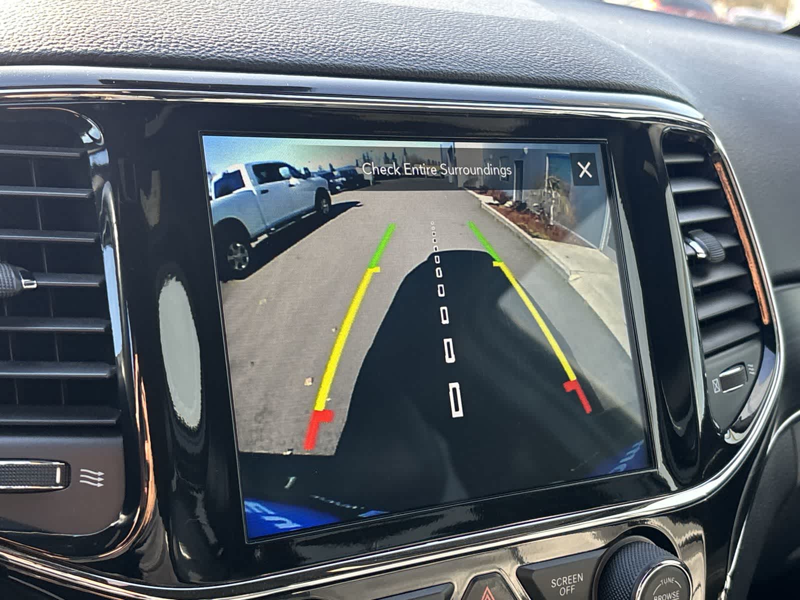 Thumbnail: 2021 Jeep Grand Cherokee - 24