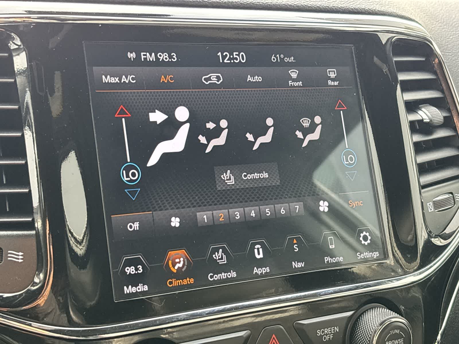 Thumbnail: 2020 Jeep Grand Cherokee - 17