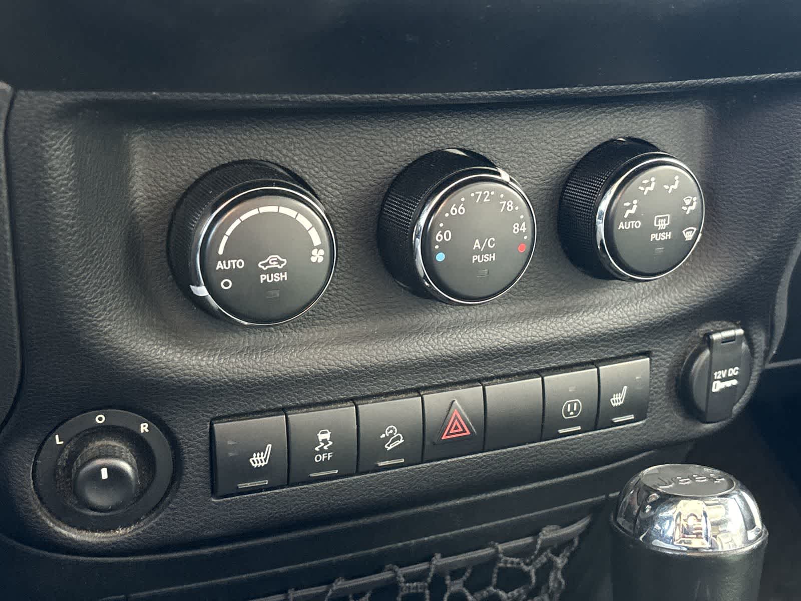 Thumbnail: 2014 Jeep Wrangler - 20