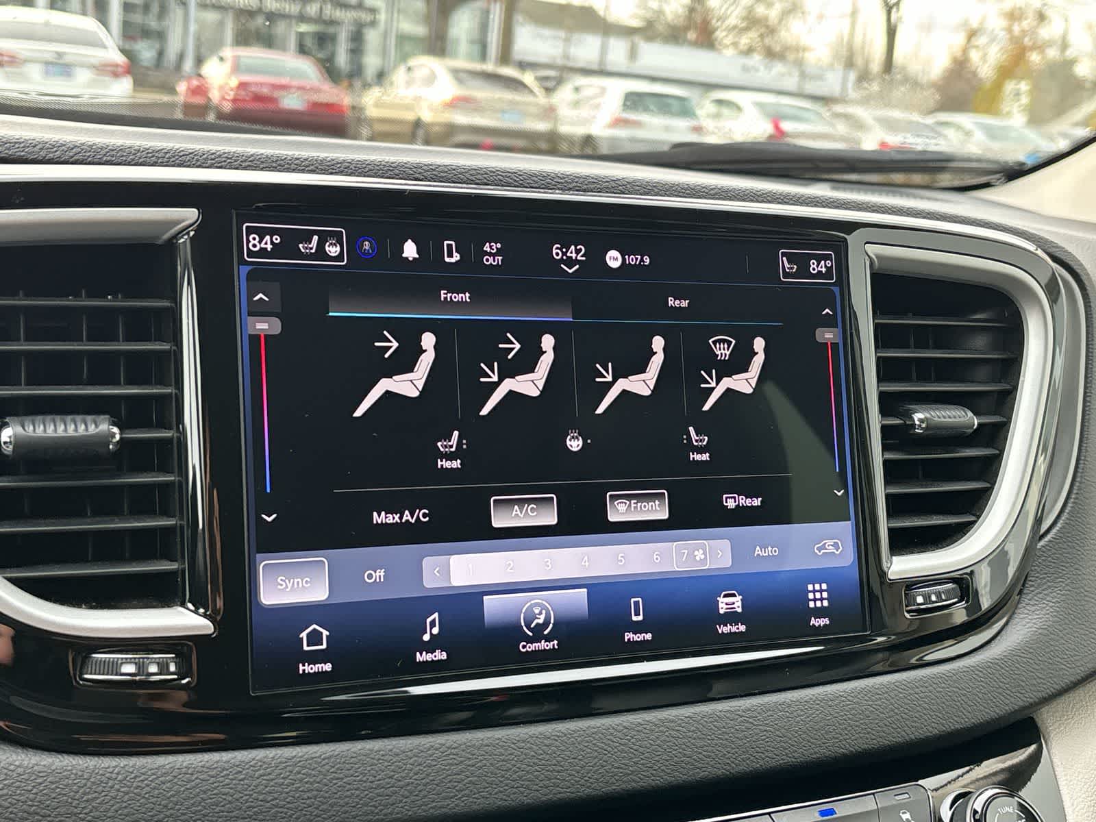 Thumbnail: 2024 Chrysler Pacifica - 17