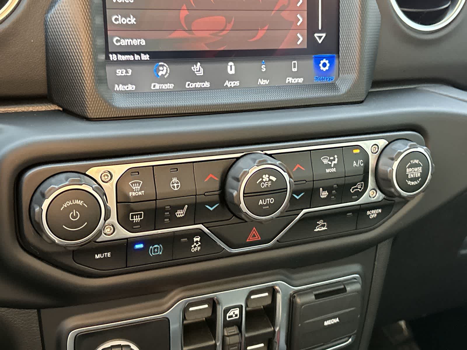 Thumbnail: 2023 Jeep Wrangler - 27