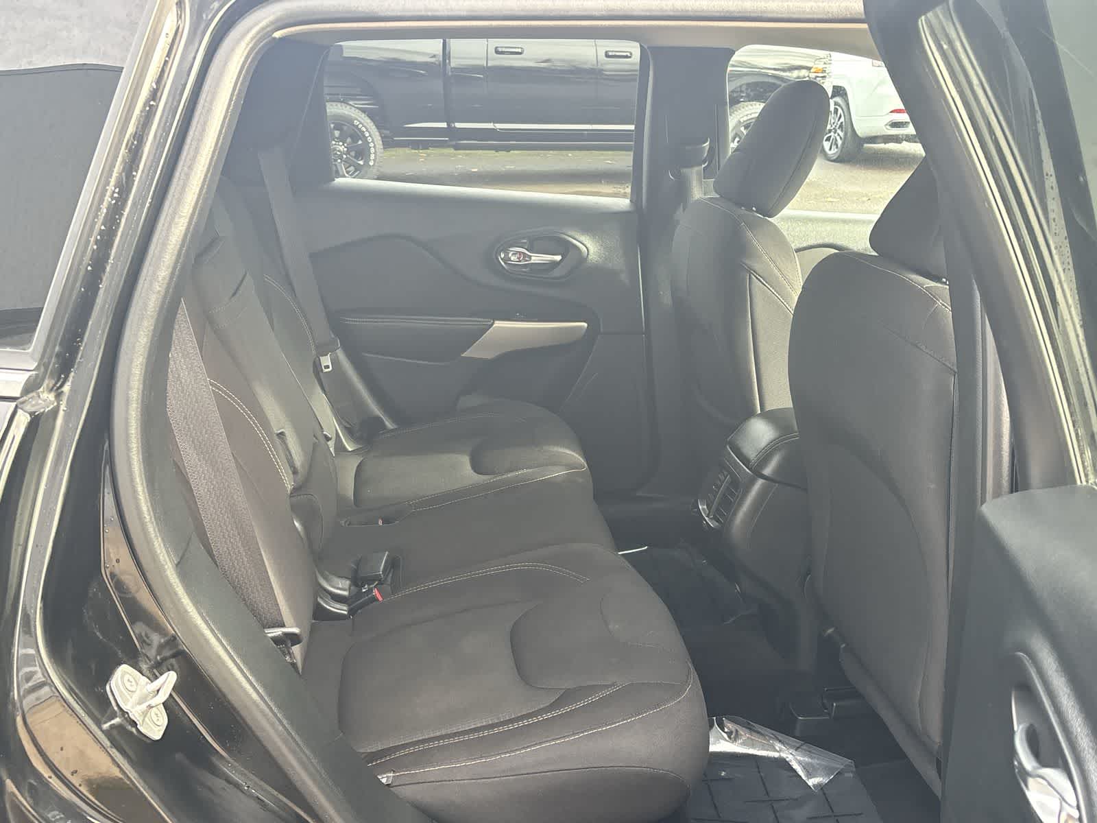 Thumbnail: 2017 Jeep Cherokee - 10