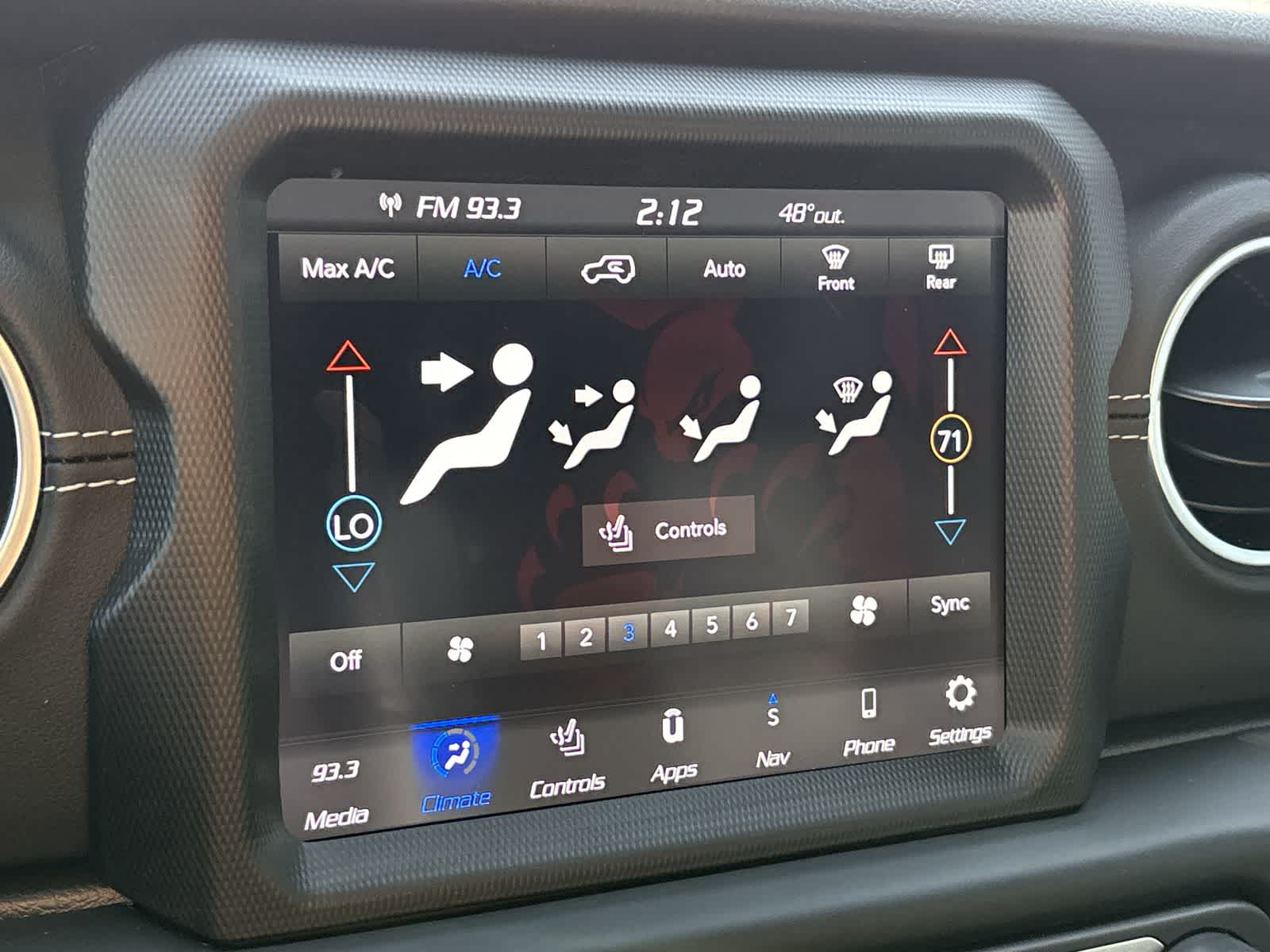 Thumbnail: 2023 Jeep Wrangler - 18