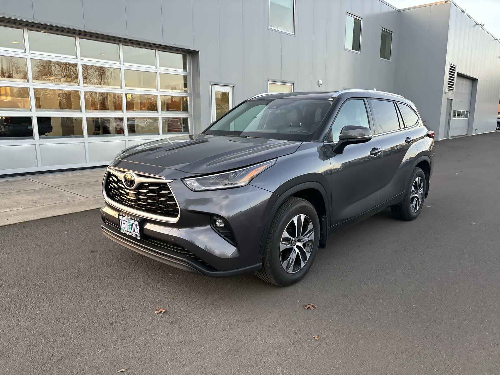 Thumbnail: 2021 Toyota Highlander - 1