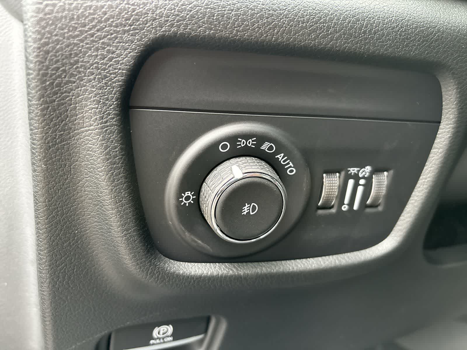 Thumbnail: 2025 Jeep Grand Cherokee - 9