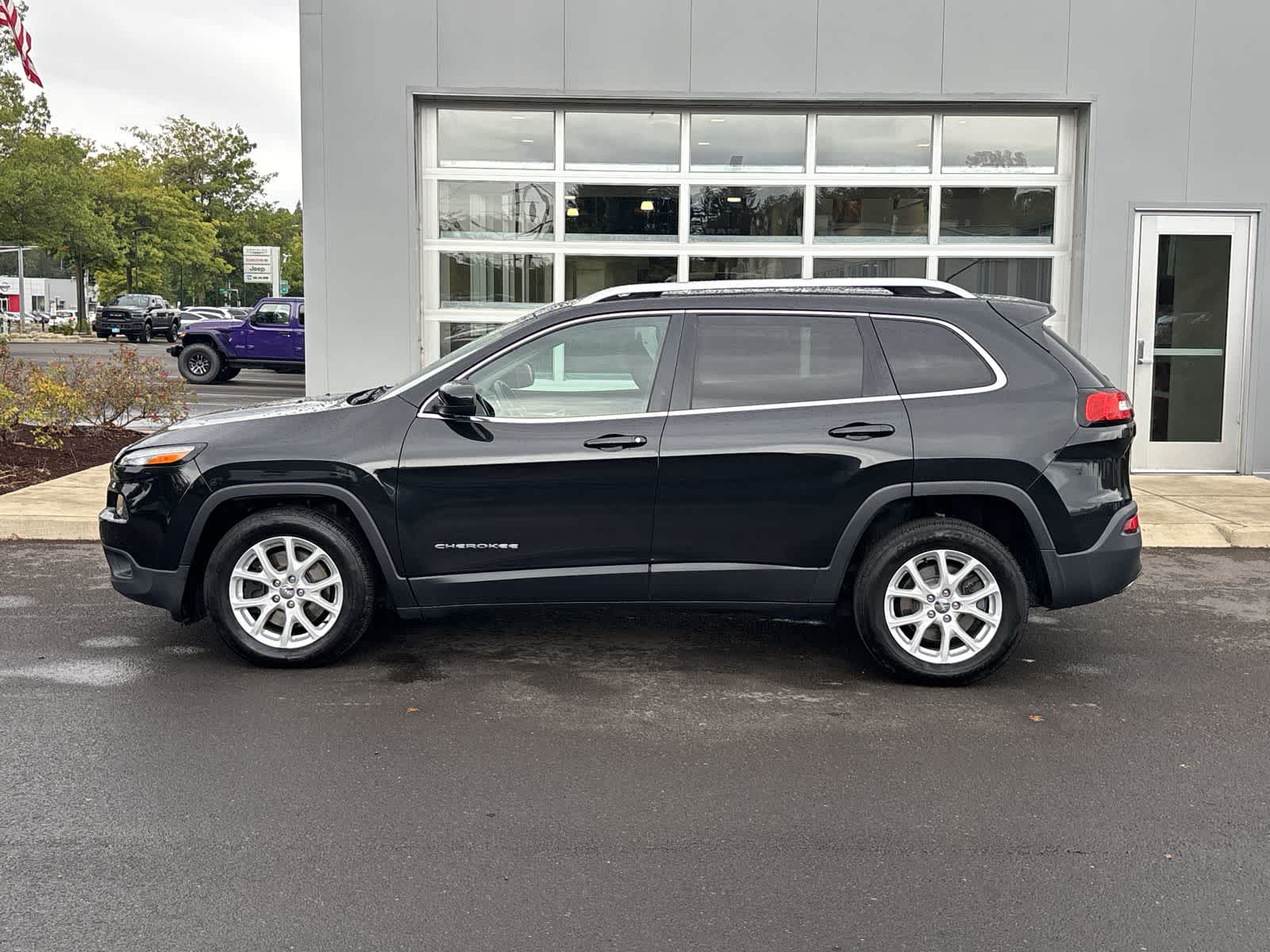 Used 2014 Jeep Cherokee Latitude with VIN 1C4PJLCS4EW201009 for sale in Eugene, OR