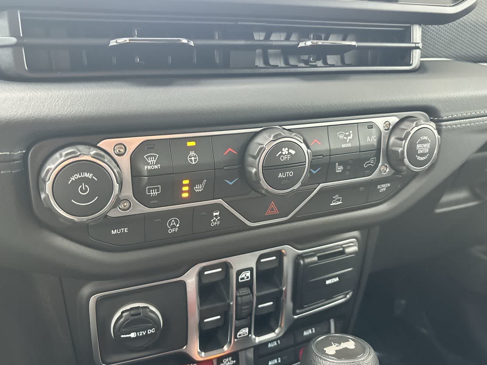 Thumbnail: 2026 Jeep Wrangler - 26